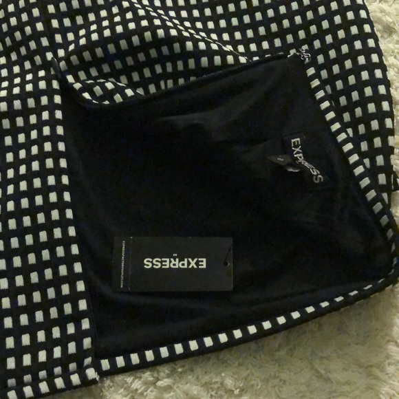 Black and white checkered skirt - Picture 3 of 3